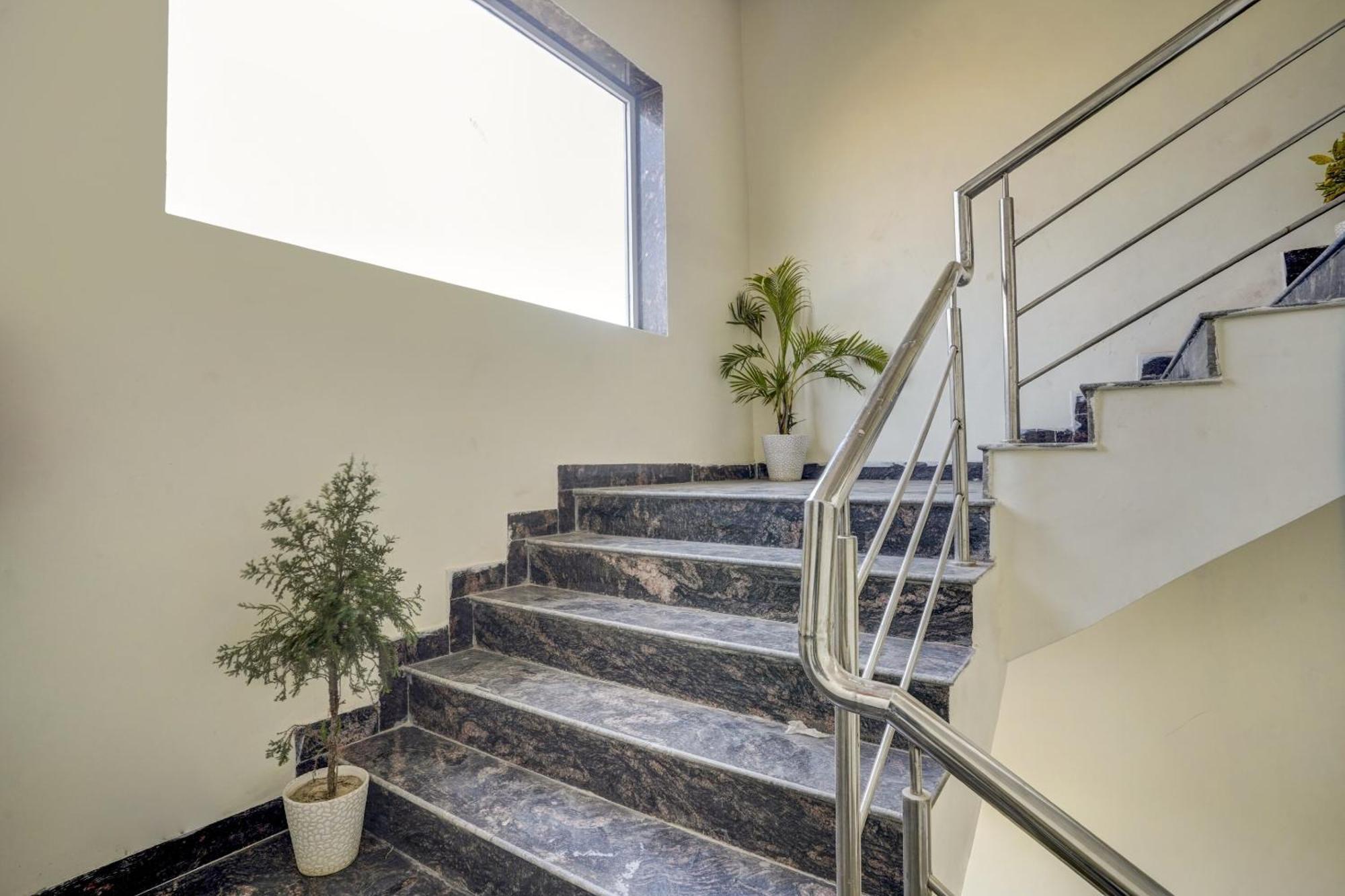 Townhouse Jagatpura & Pratapnagar Hotell Siroli Eksteriør bilde